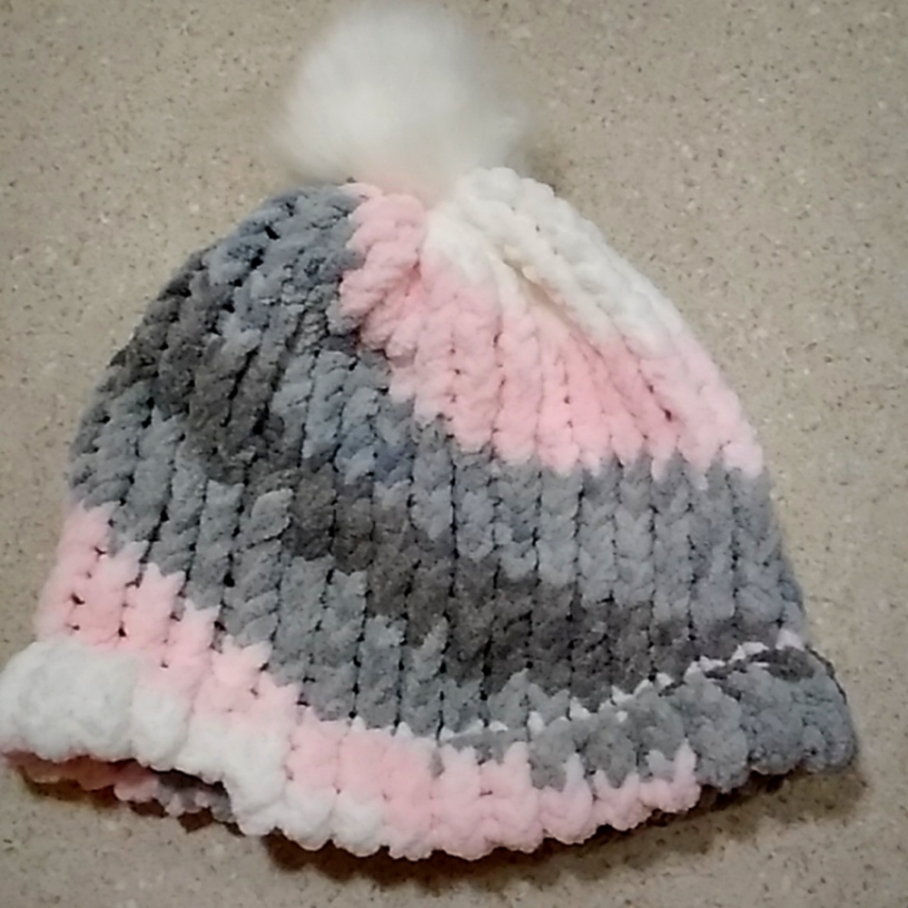 Women's Super Soft knit hat with pom pom